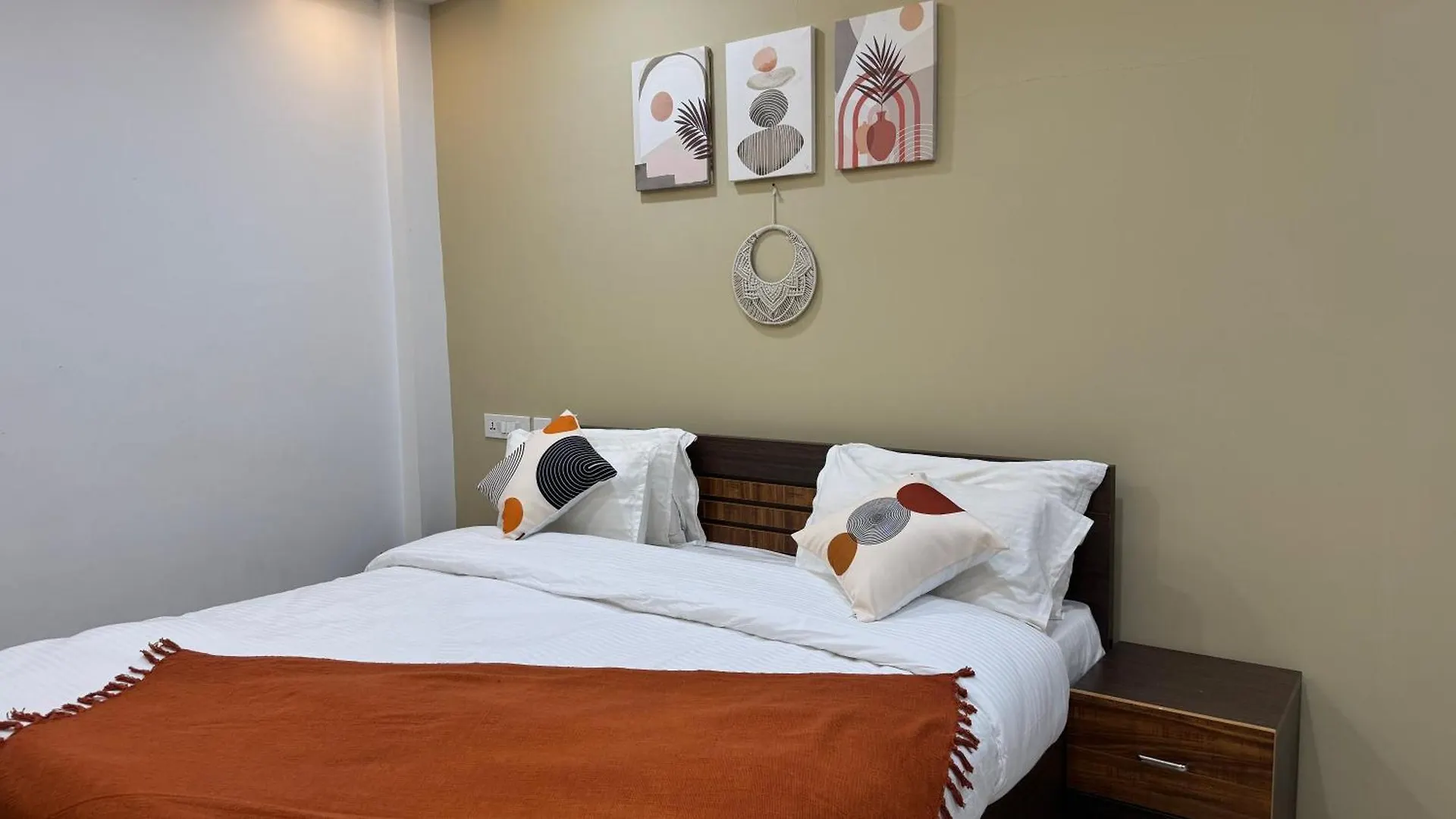 Beehive Villa Padinjarathara Bed & Breakfast