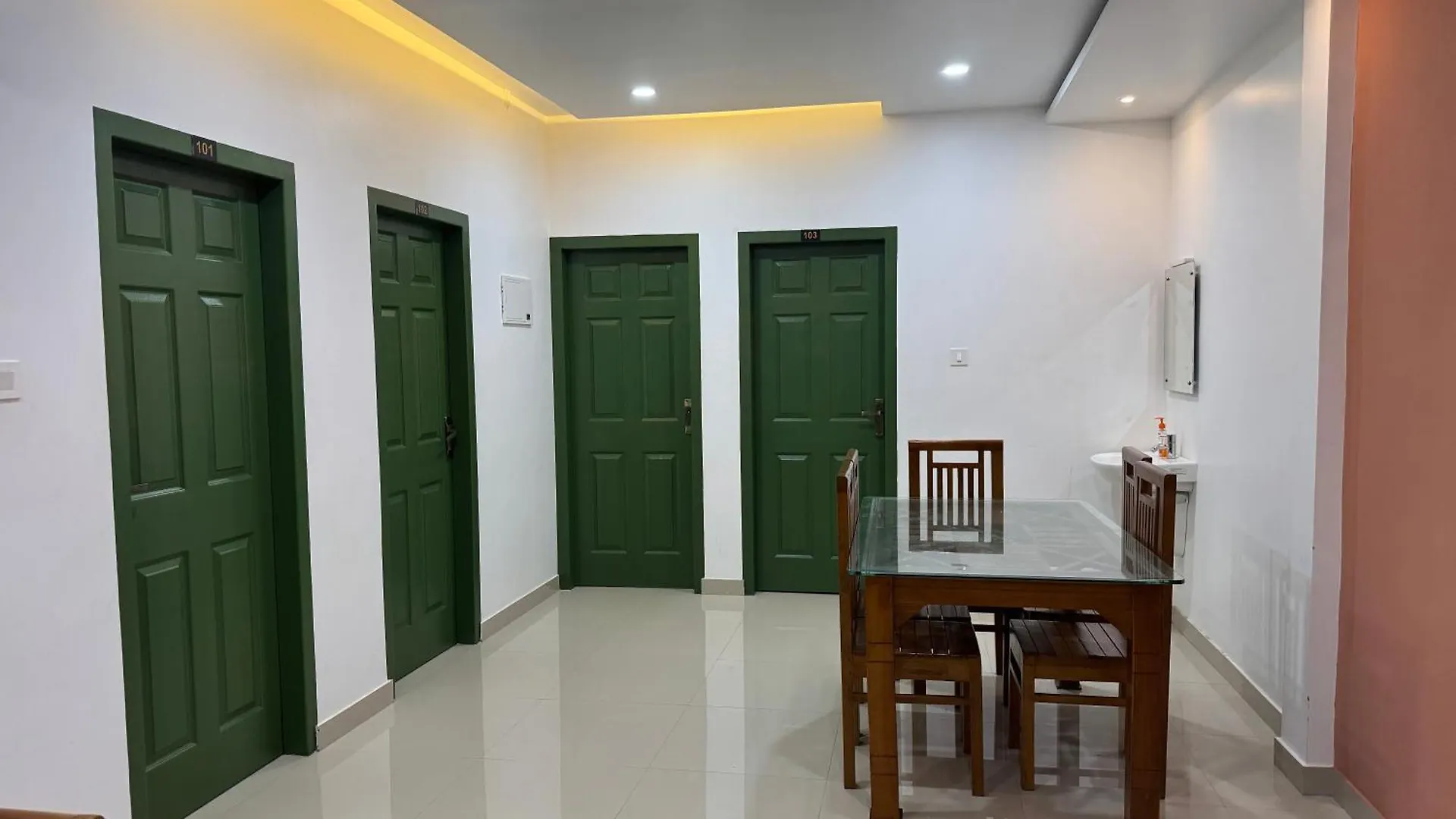 Beehive Villa Padinjarathara 0*,